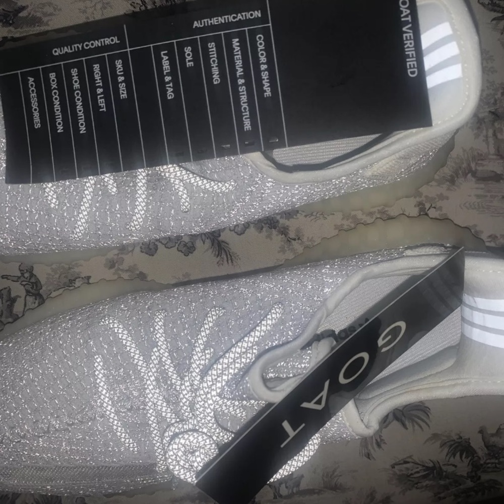 Non reflective yeezy 350 v2 Size 11.5 from goat.